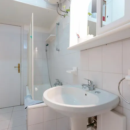 게스트하우스 Pothos - Eng Ita - Air Conditioning Wi-fi Fridge Netflix Local Guide - Aria Condizionata, Frigo, Internet, Guida Locale 칼리아리